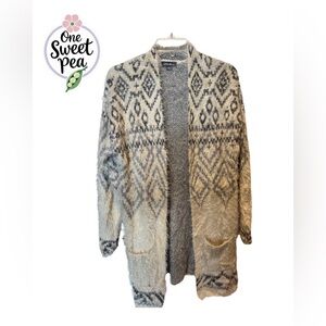 Eddie Bauer Women's Cream and Gray Patterned Cardigan